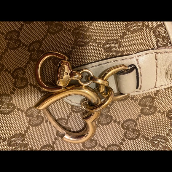 SALE. Authentic Gucci in amazing condition ❤️💕💜 - Picture 3 of 14